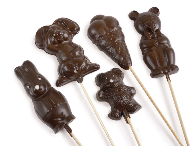 Assorted chocolate animals on a stick 13g.